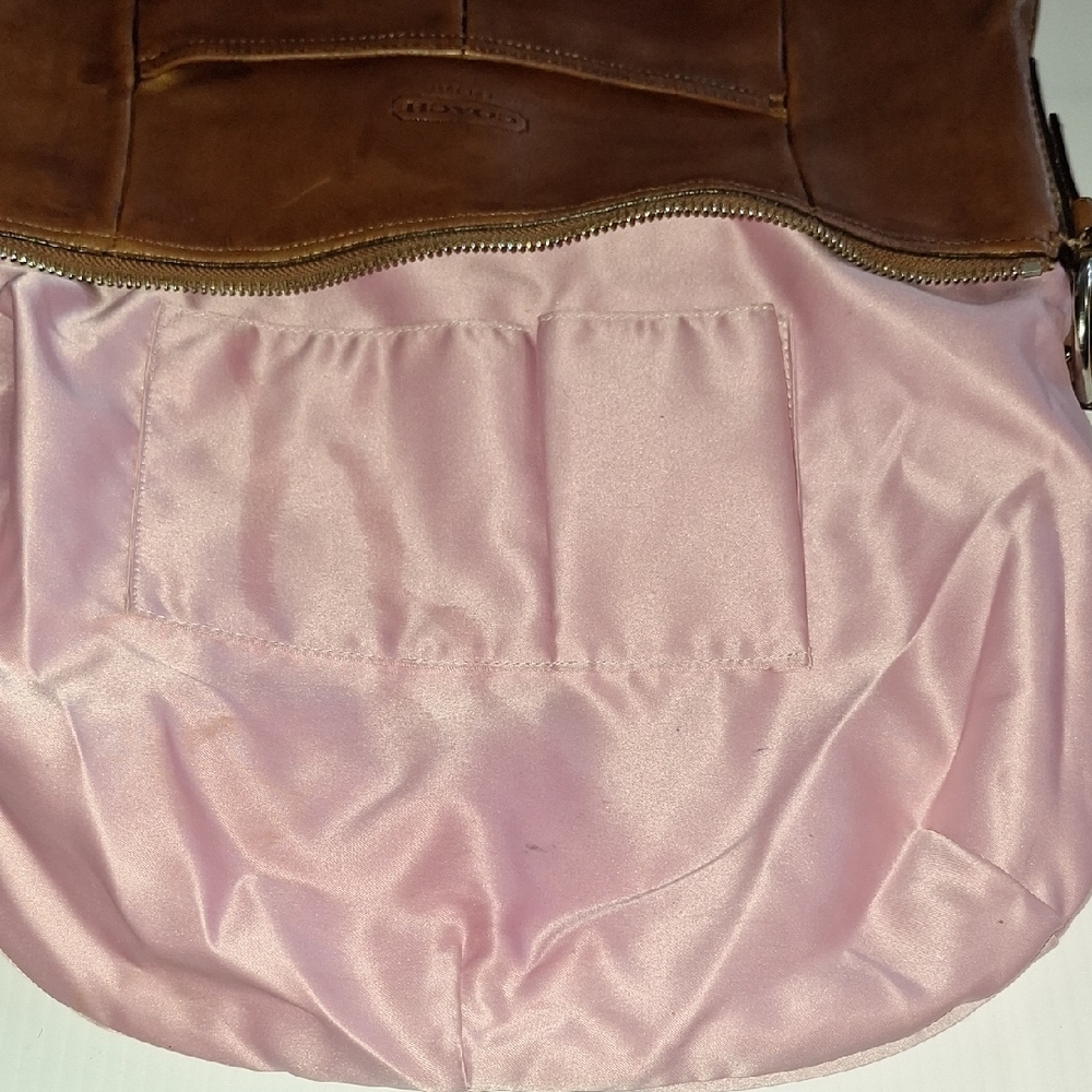 COACH (Vintage) Madison Hobo Bag in Tan. - Picture 11 of 15